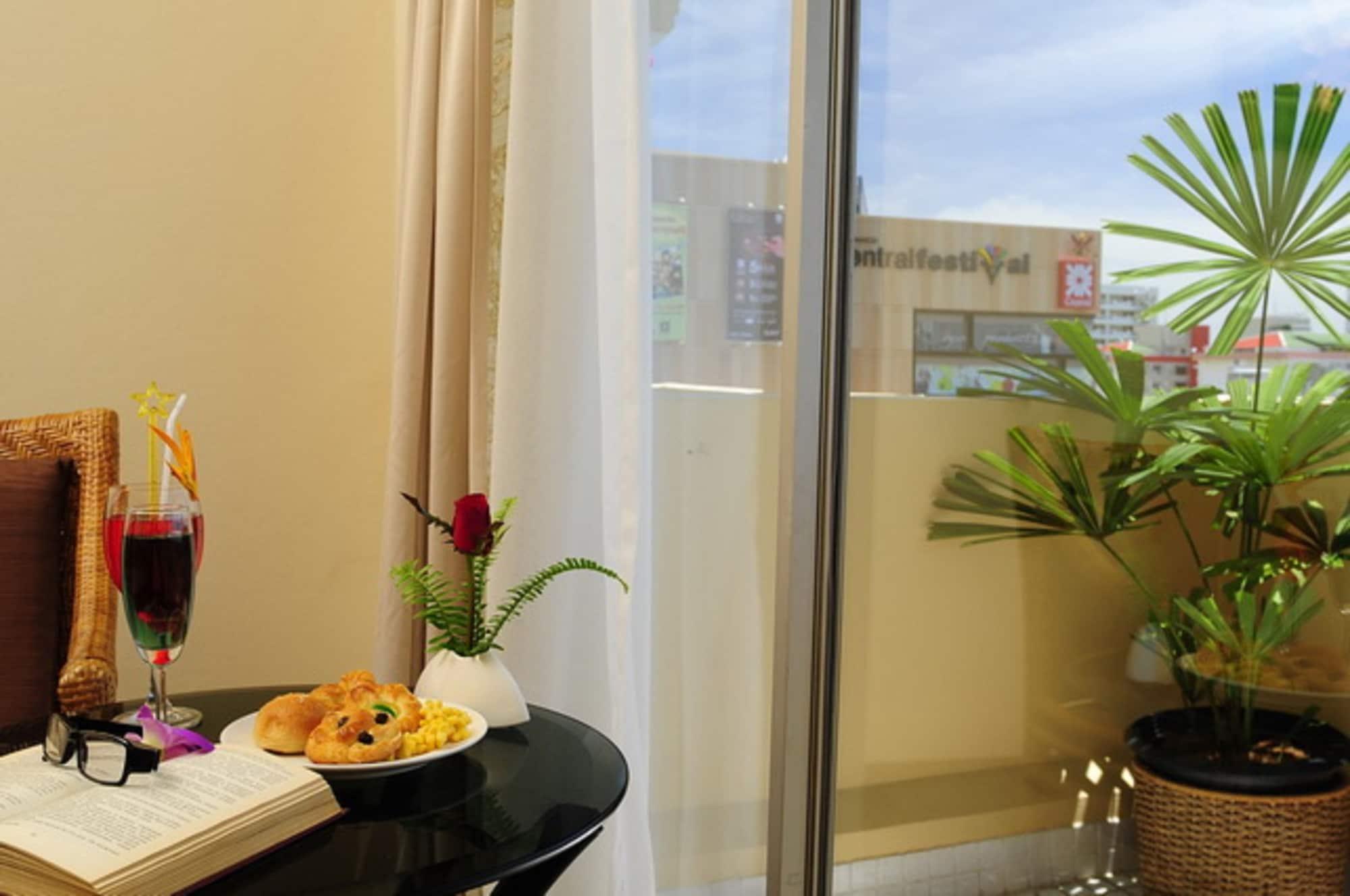 Golden Beach Hotel Pattaya Ngoại thất bức ảnh