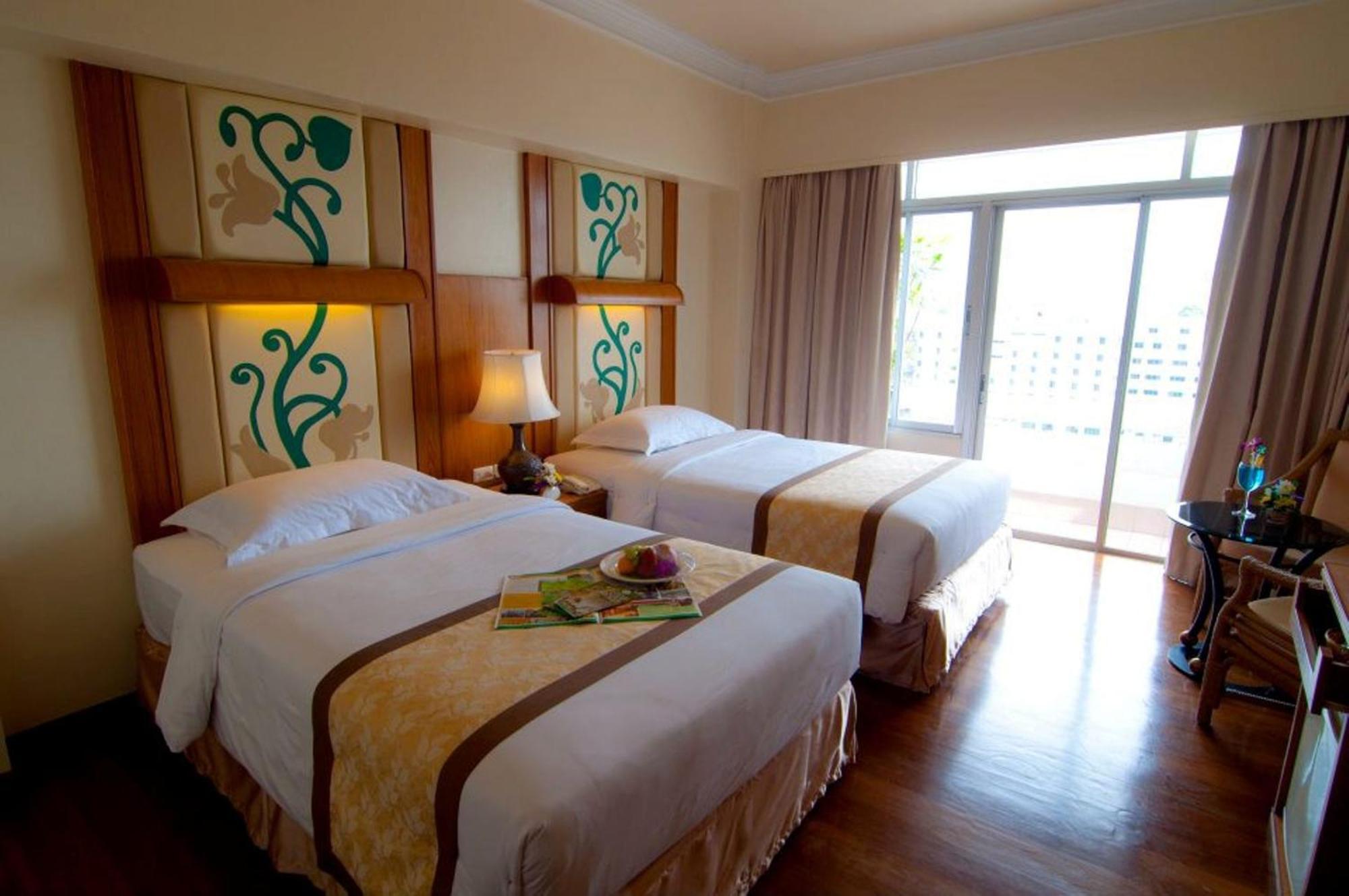 Golden Beach Hotel Pattaya Ngoại thất bức ảnh