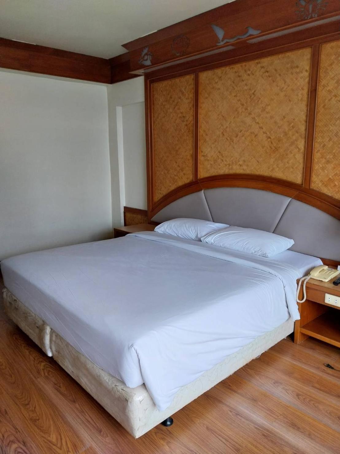 Golden Beach Hotel Pattaya Ngoại thất bức ảnh