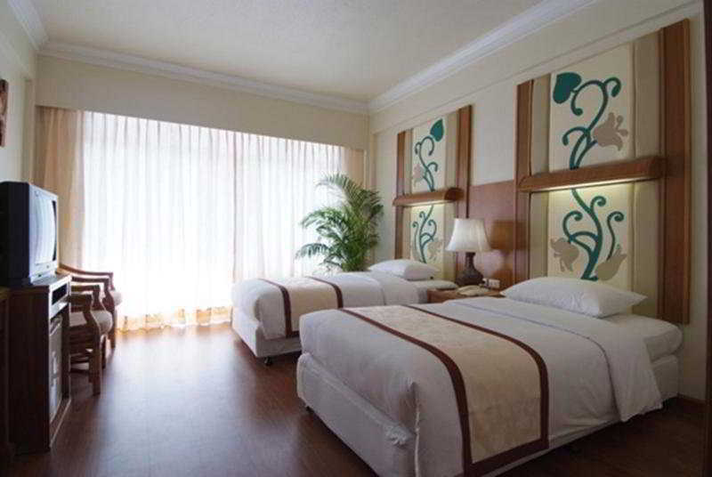 Golden Beach Hotel Pattaya Phòng bức ảnh